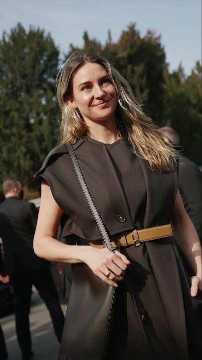Shailene Woodley picture 3 of 5