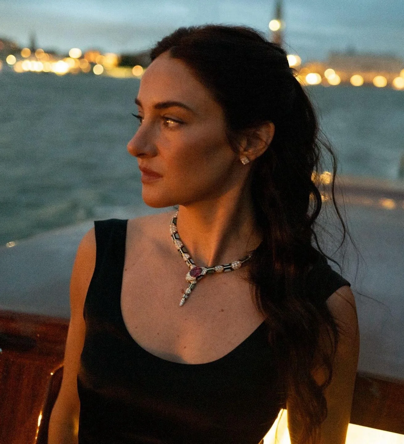 Shailene Woodley picture 3 of 4