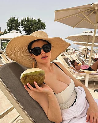 Alexandra Daddario'