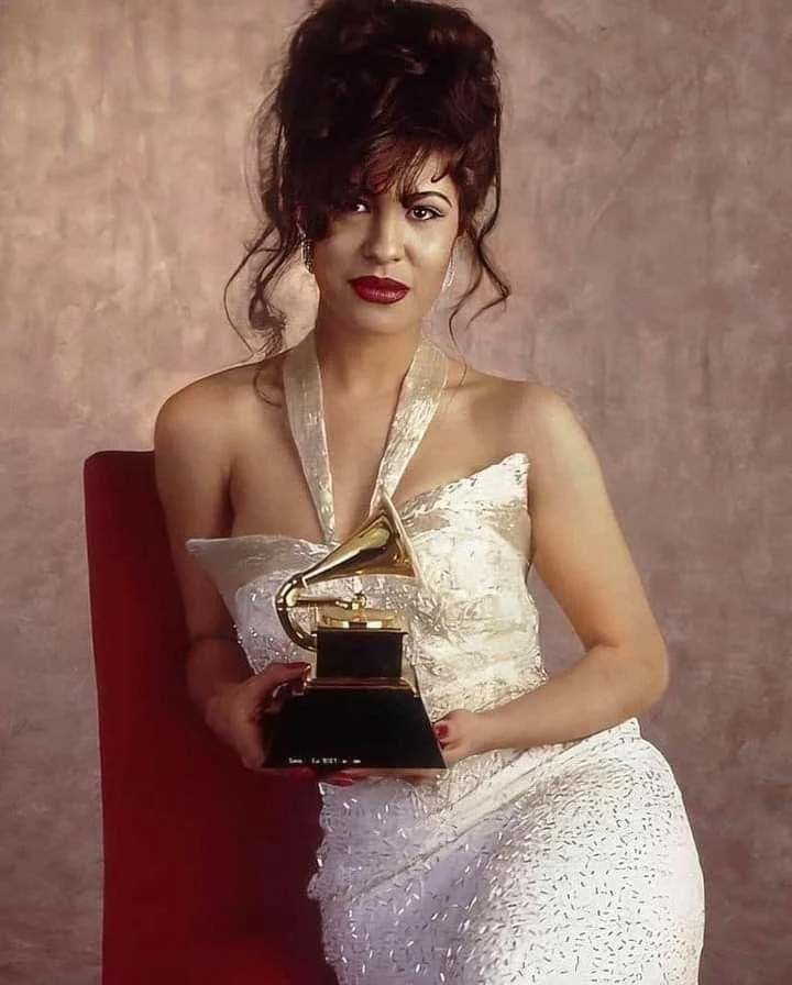 Selena Quintanilla-Pérez (1971 - 1995) picture 11 of 20