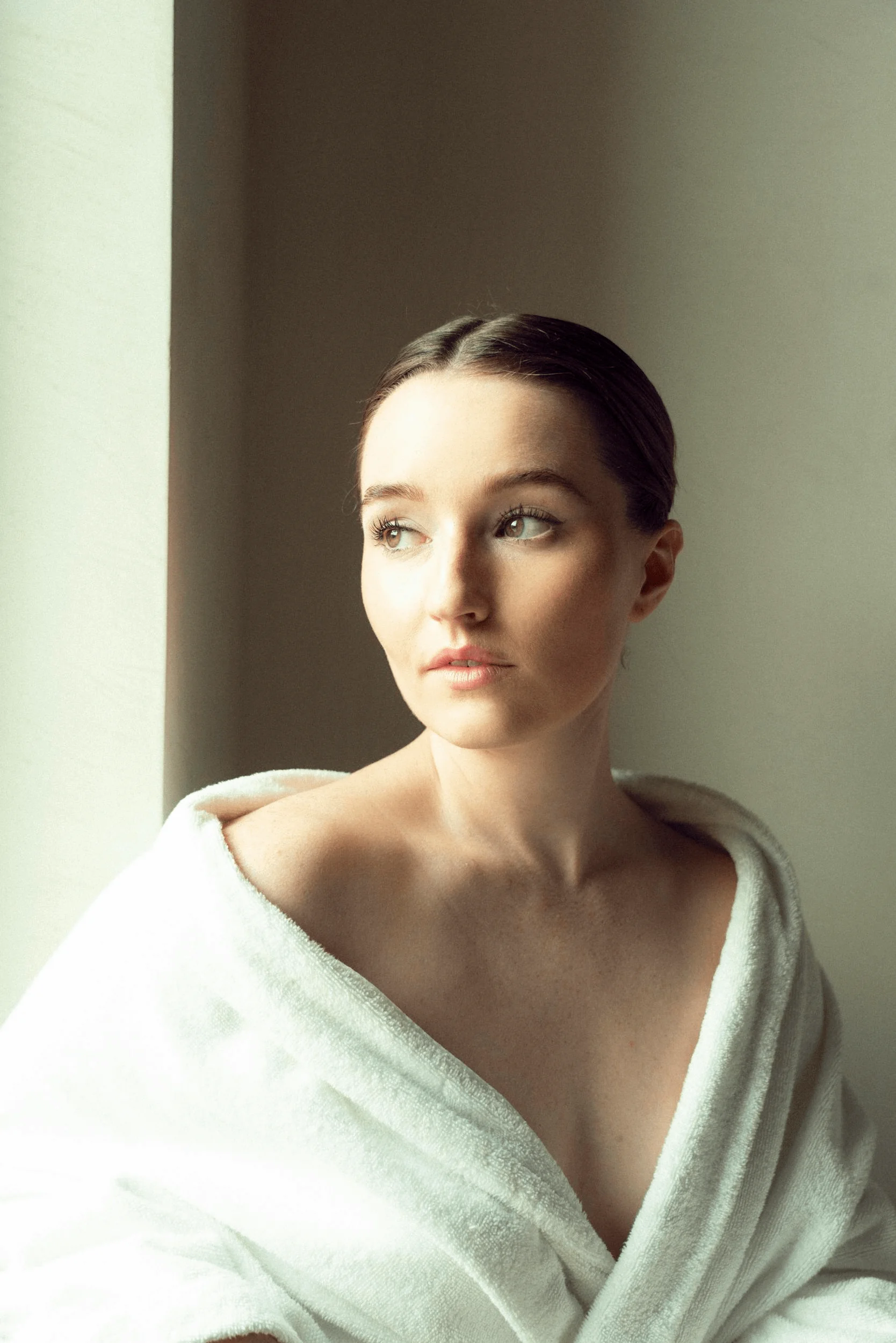 Kaitlyn Dever picture 1 of 1