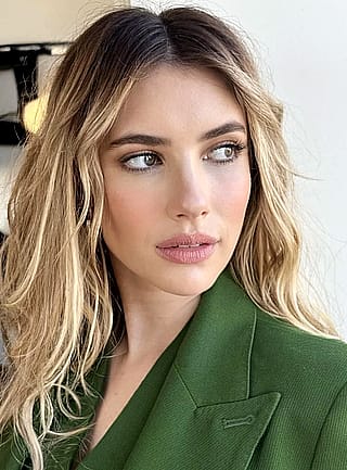 Emma Roberts'