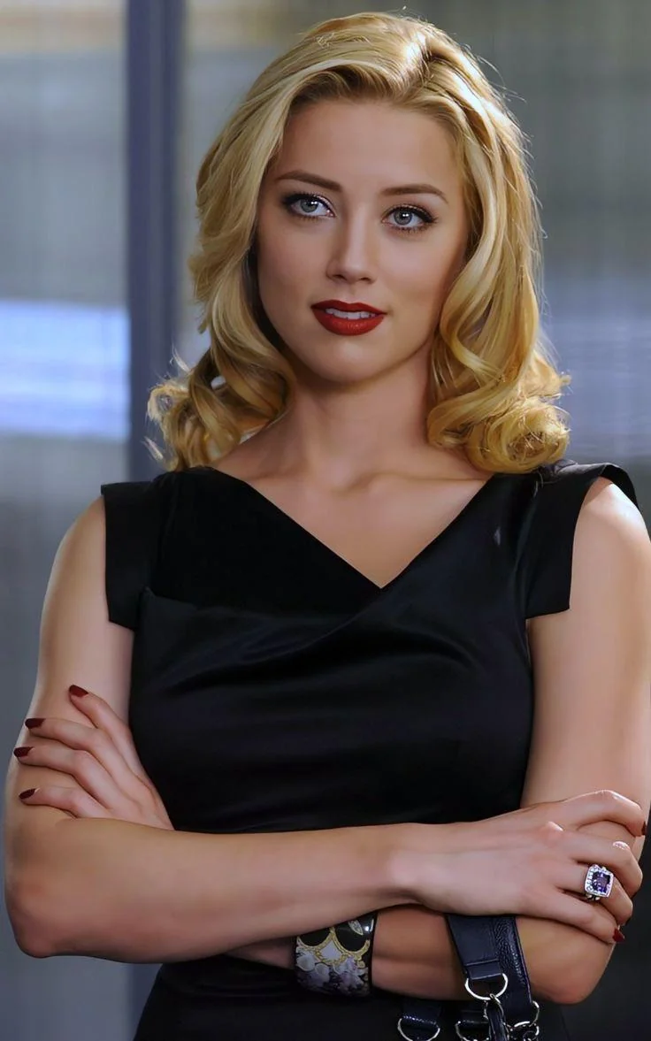 Amber Heard picture 1 of 1