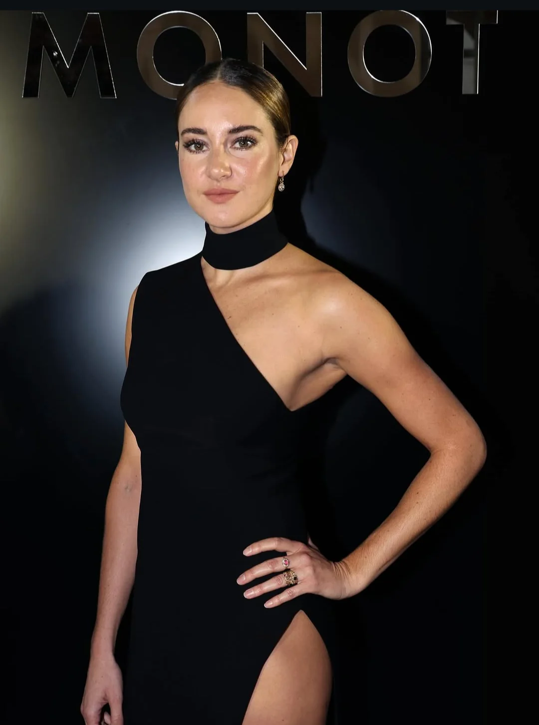 Shailene Woodley picture 2 of 2