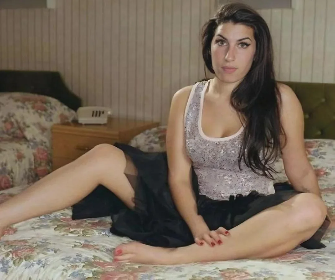 Amy Winehouse picture 1 of 1