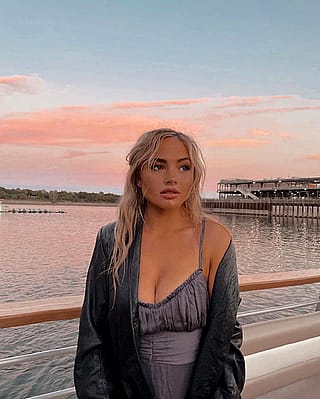 Natalie Alyn Lind'