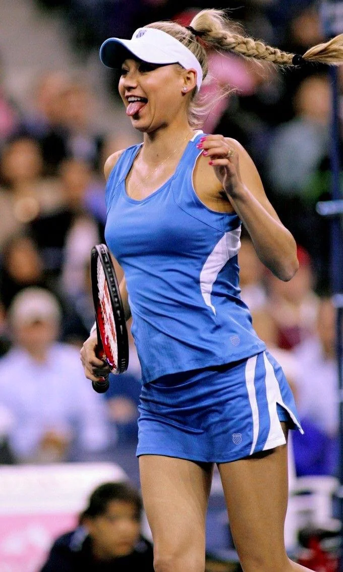 Anna Kournikova picture 4 of 10