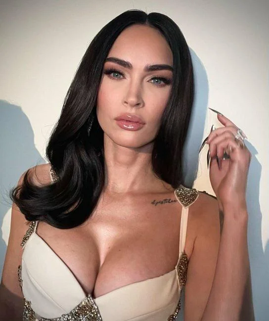 Megan Fox picture 1 of 1