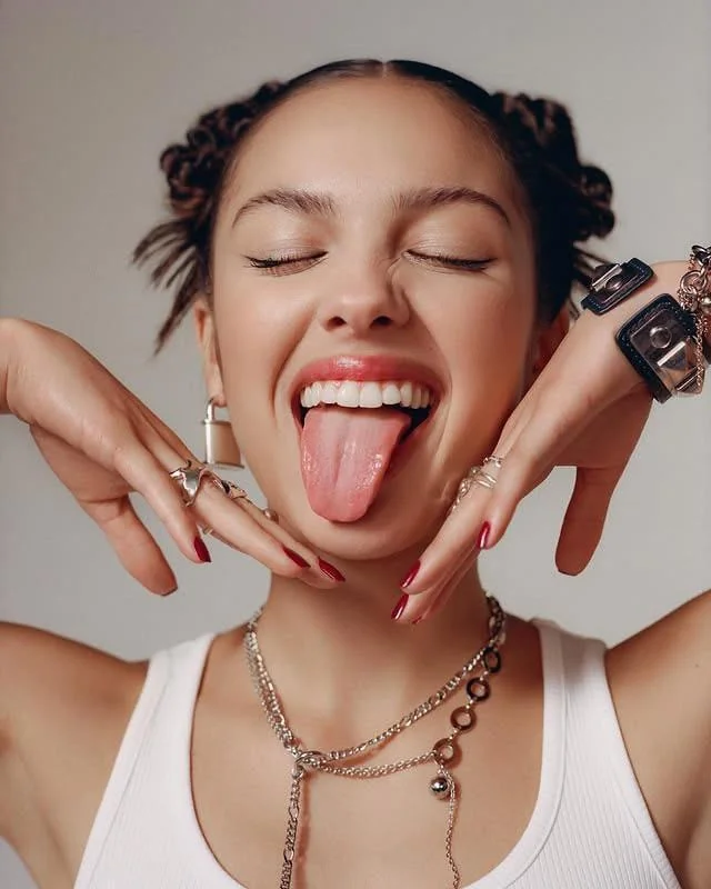 Olivia Rodrigo picture 1 of 1