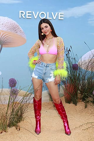Victoria Justice Vs. Ana De Armas'