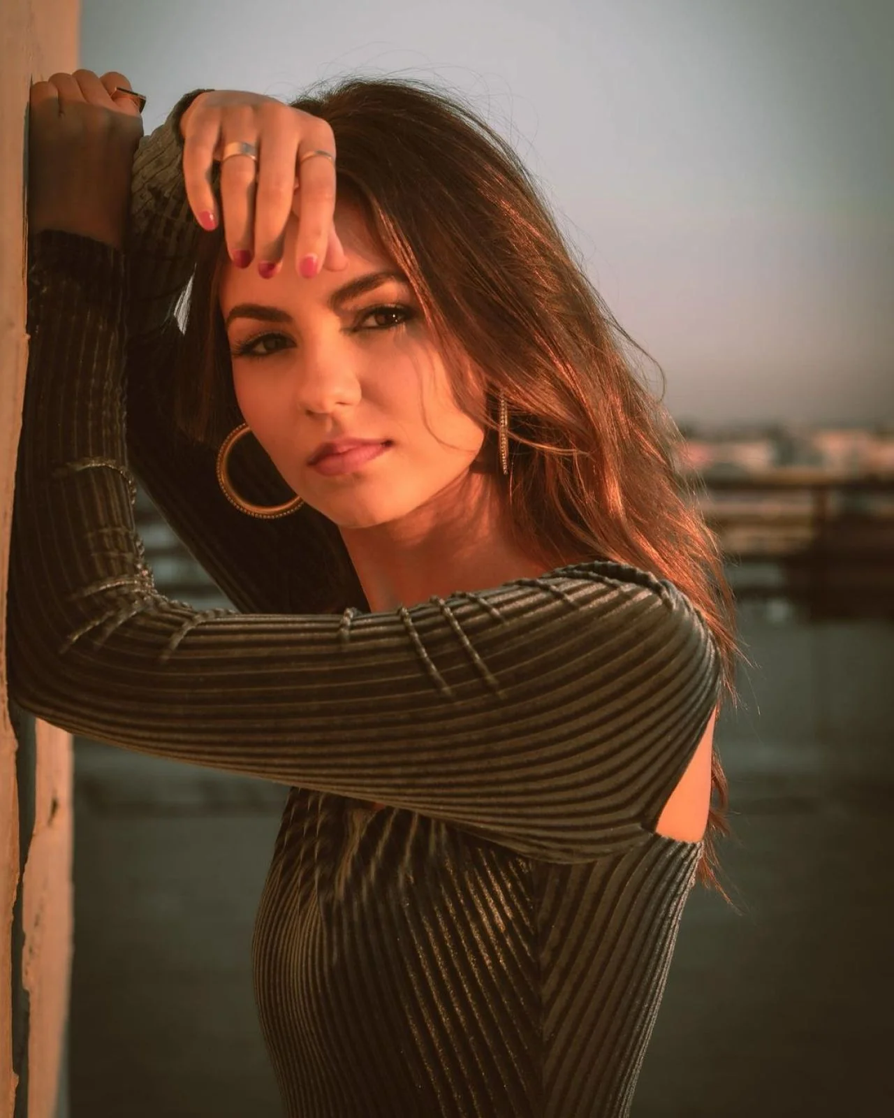 Victoria Justice Vs. Ana De Armas picture 10 of 20