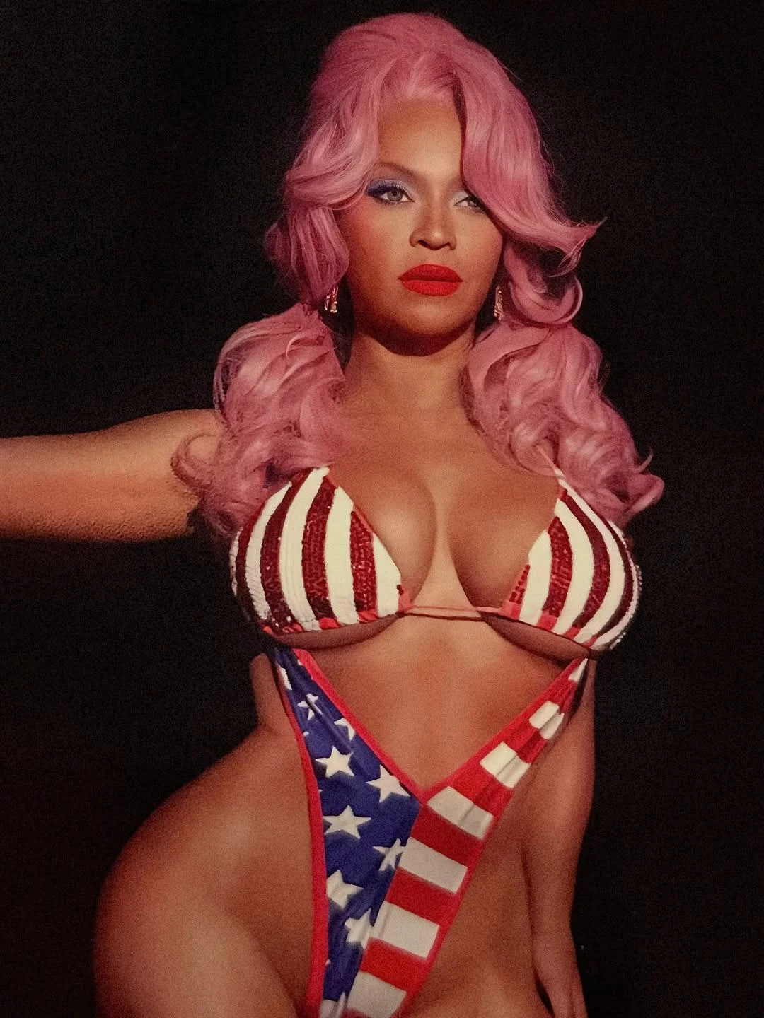 Beyonce picture 1 of 1