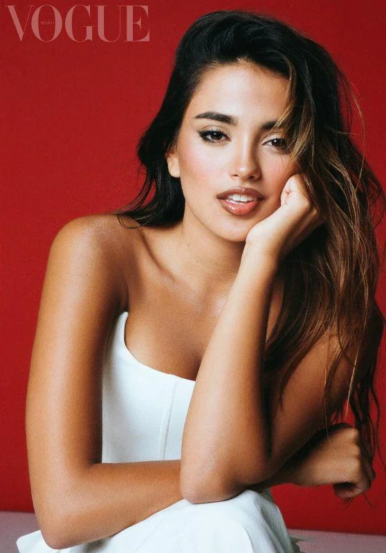 Maia Reficco picture 1 of 1