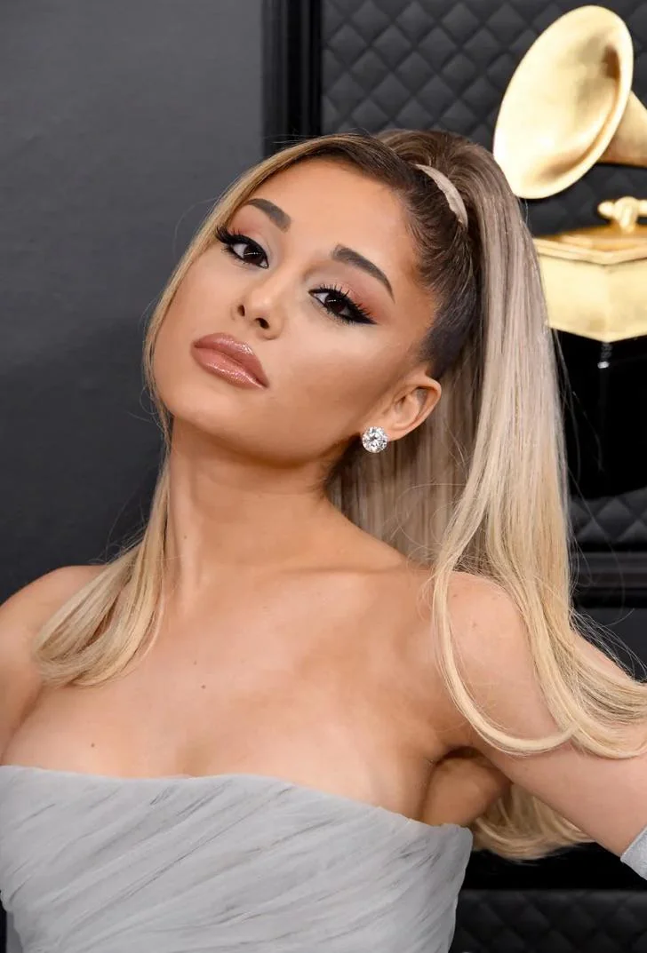 Ariana Grande picture 1 of 1