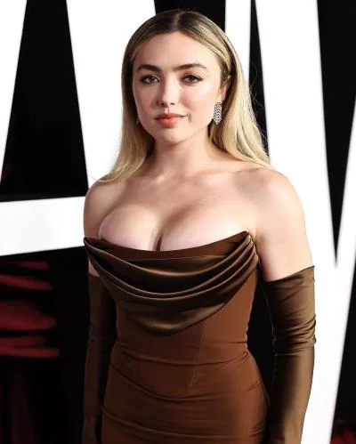 Peyton List picture 1 of 1