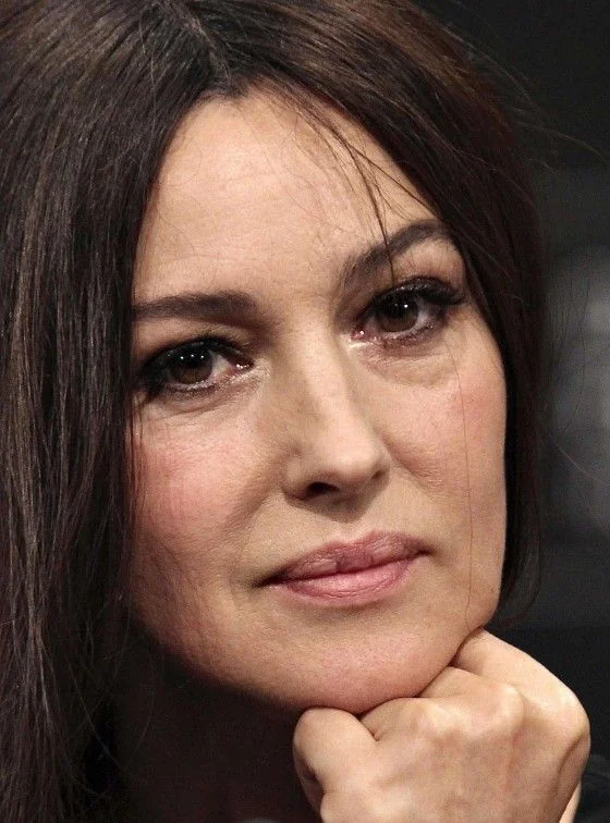 Monica Bellucci picture 1 of 2