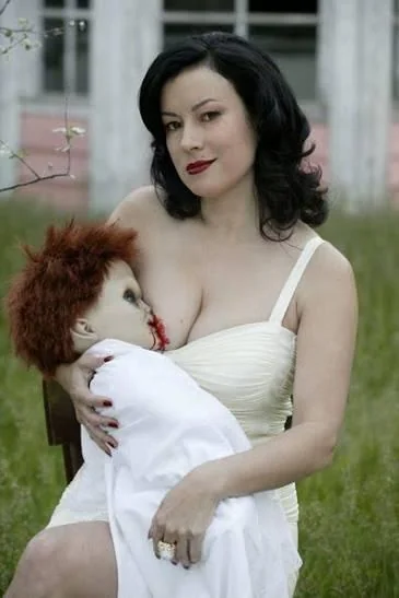 Jennifer Tilly picture 2 of 4