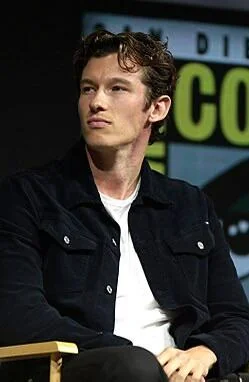 callum turner picture 1 of 1