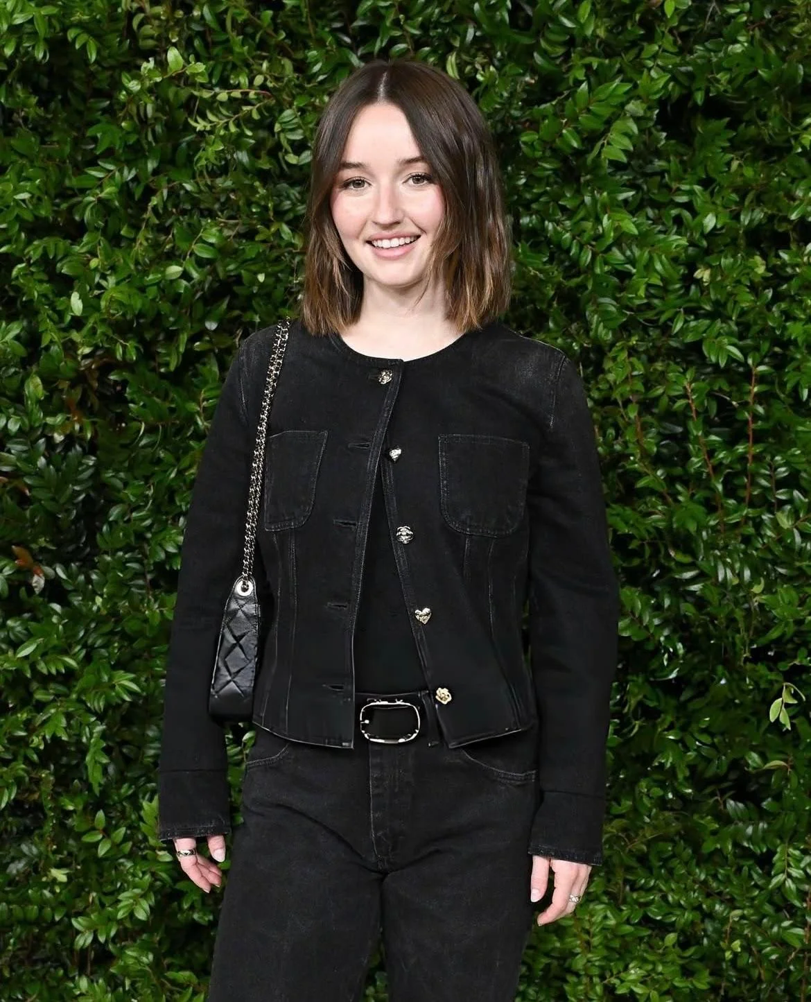 Kaitlyn Dever picture 1 of 1
