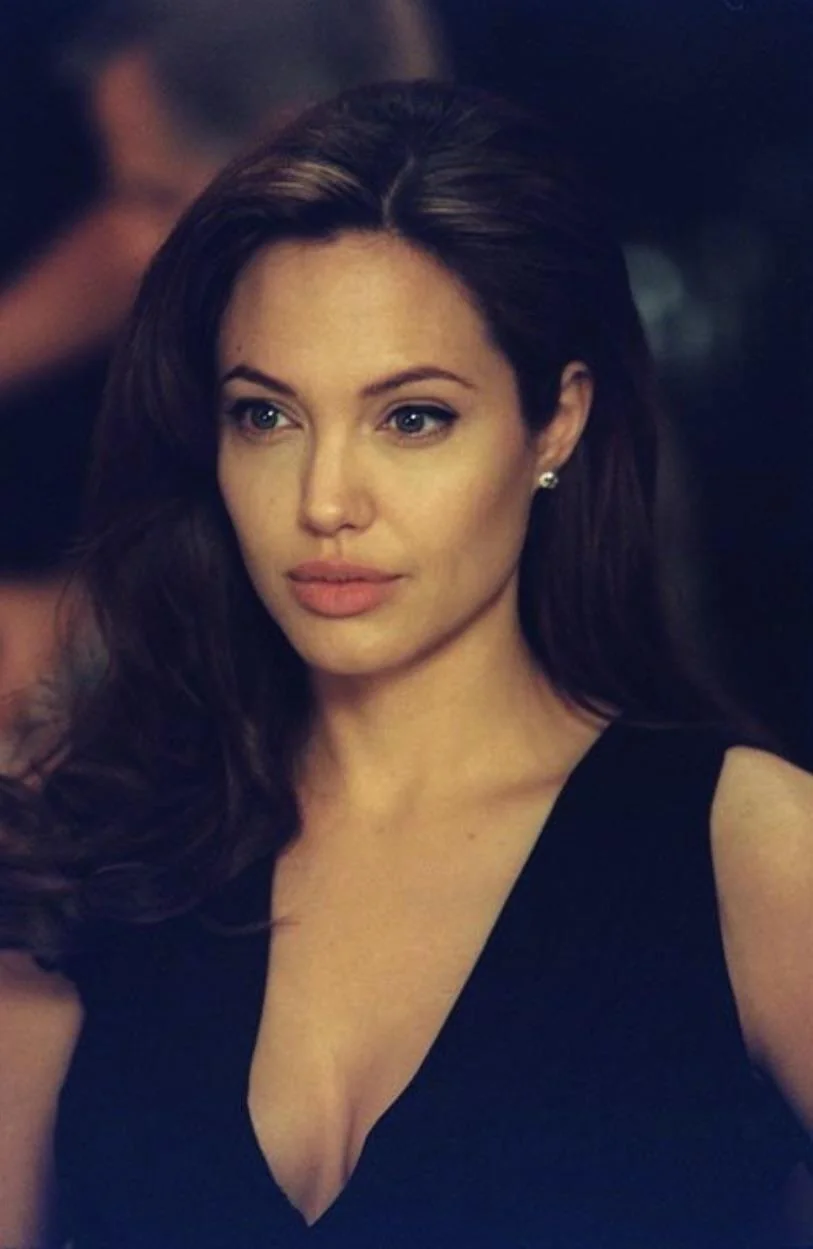 Angelina Jolie picture 1 of 1