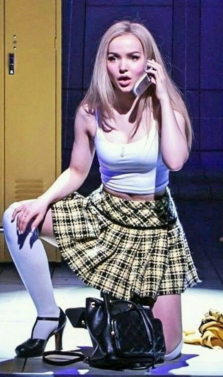 Dove Cameron picture 1 of 2