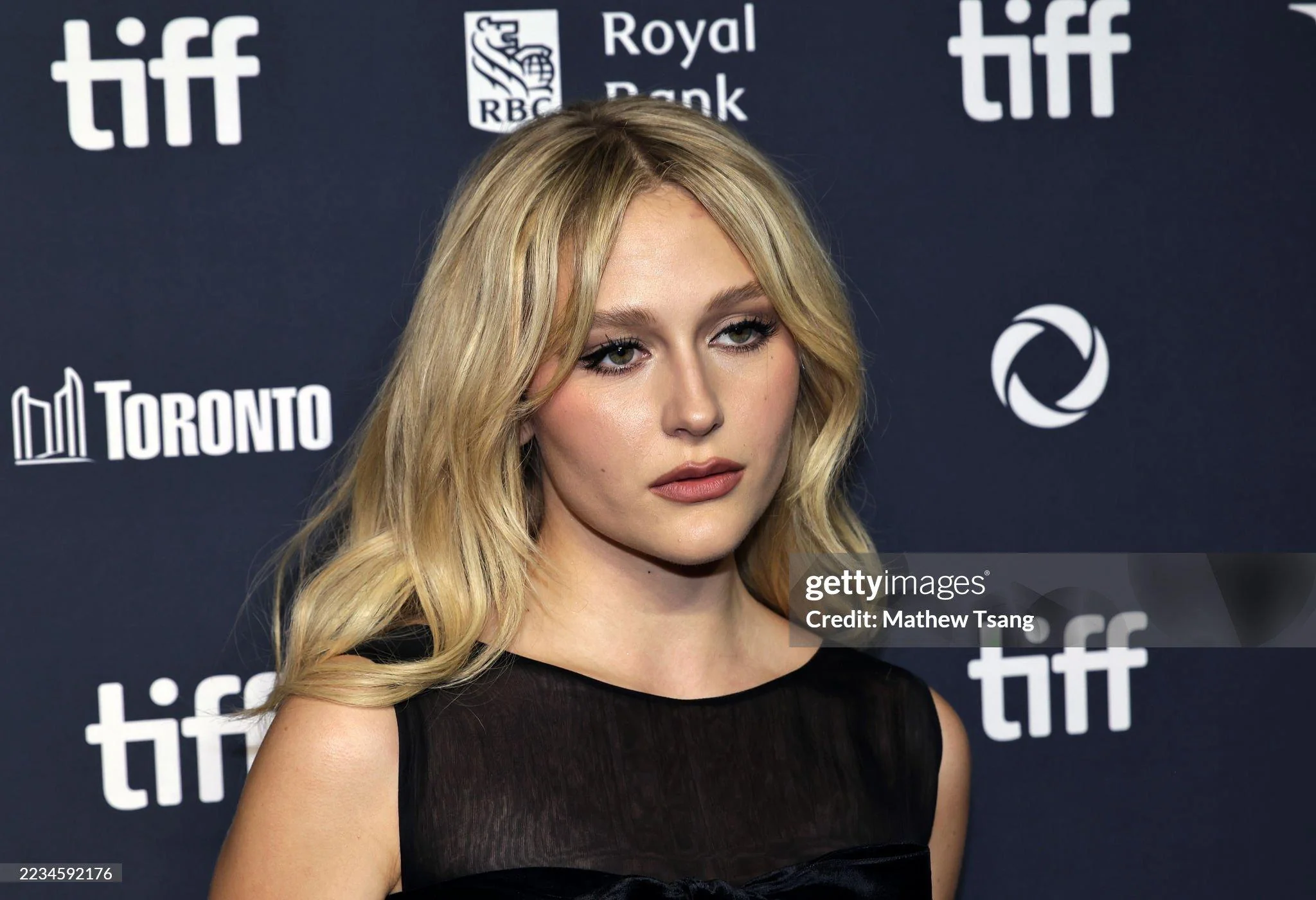 Alyvia Alyn Lind (18 yo) picture 2 of 2