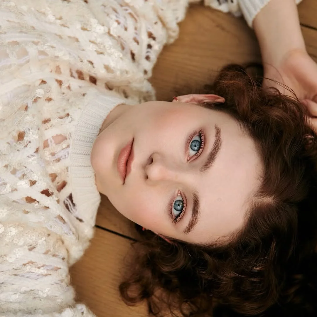 Thomasin McKenzie picture 2 of 3