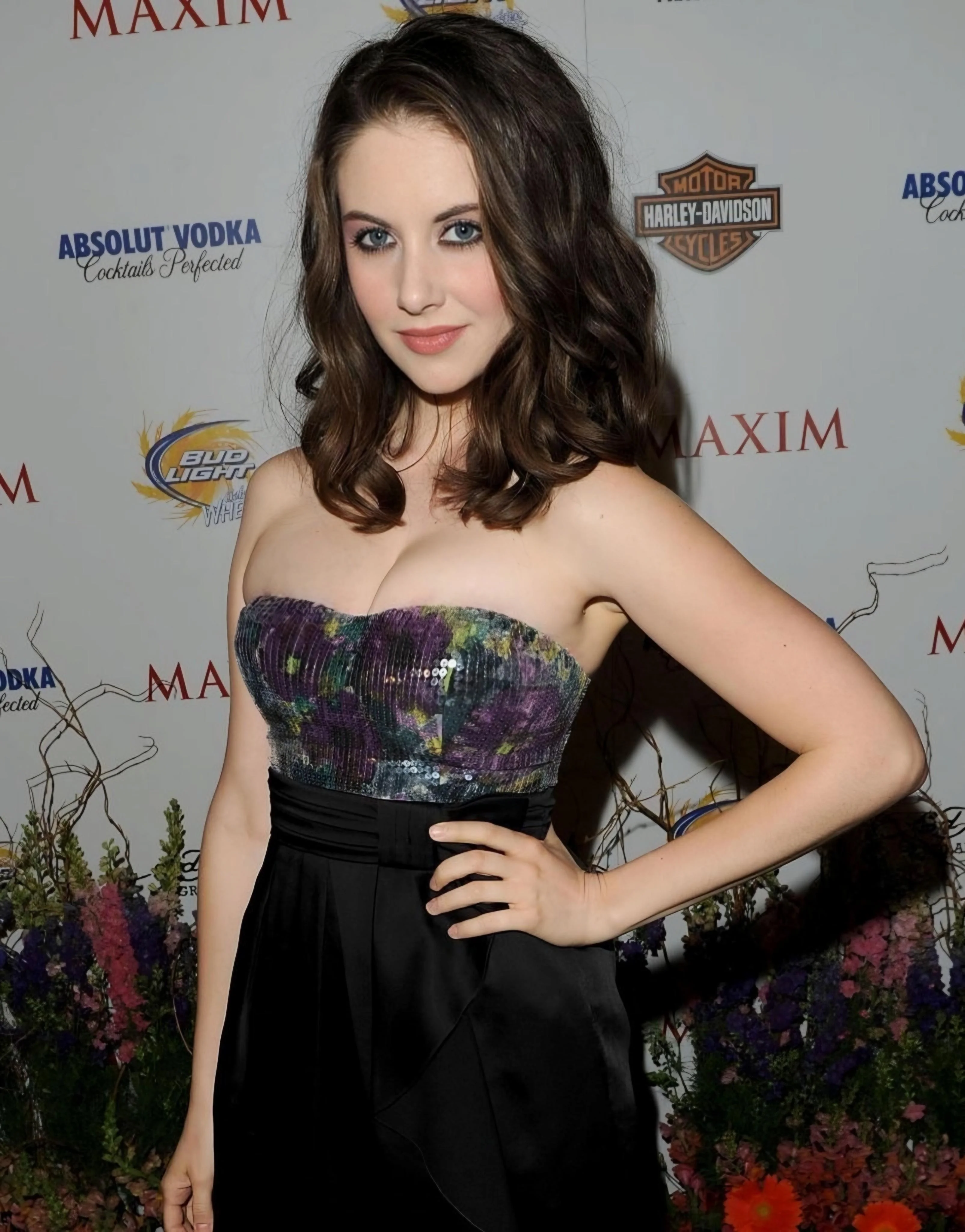 Alison Brie picture 1 of 1