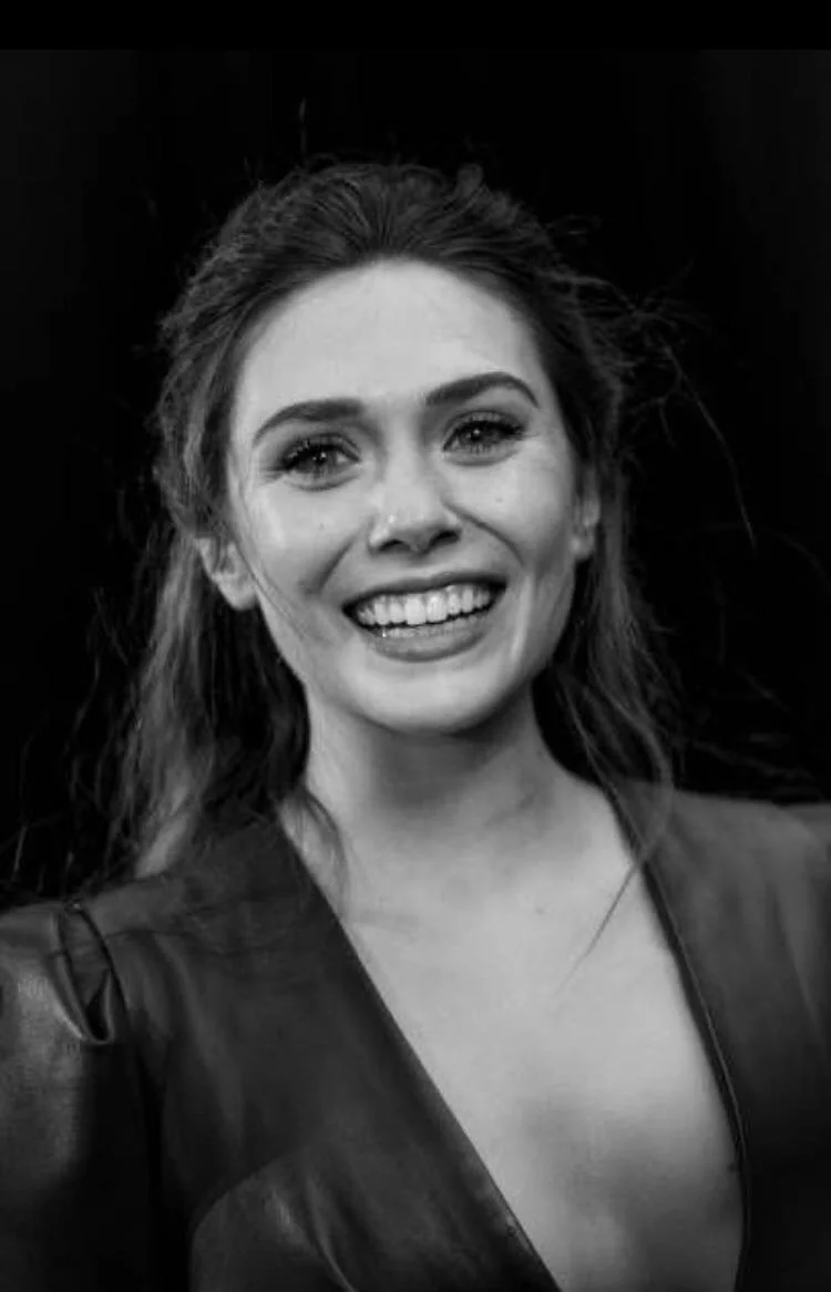 Elizabeth Olsen picture 8 of 20