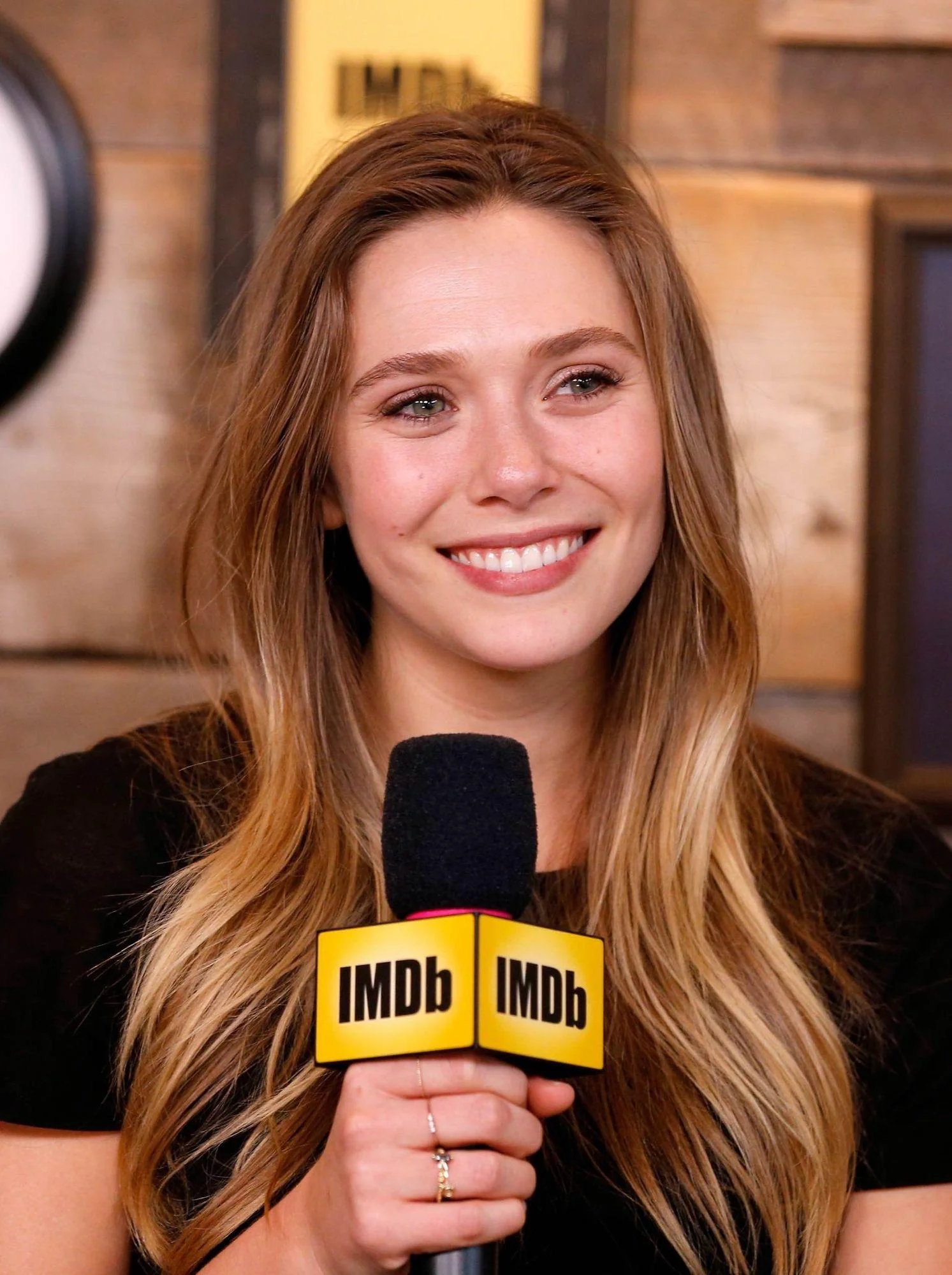 Elizabeth Olsen picture 3 of 7