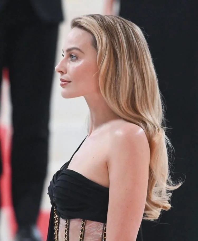 Margot Robbie picture 11 of 20