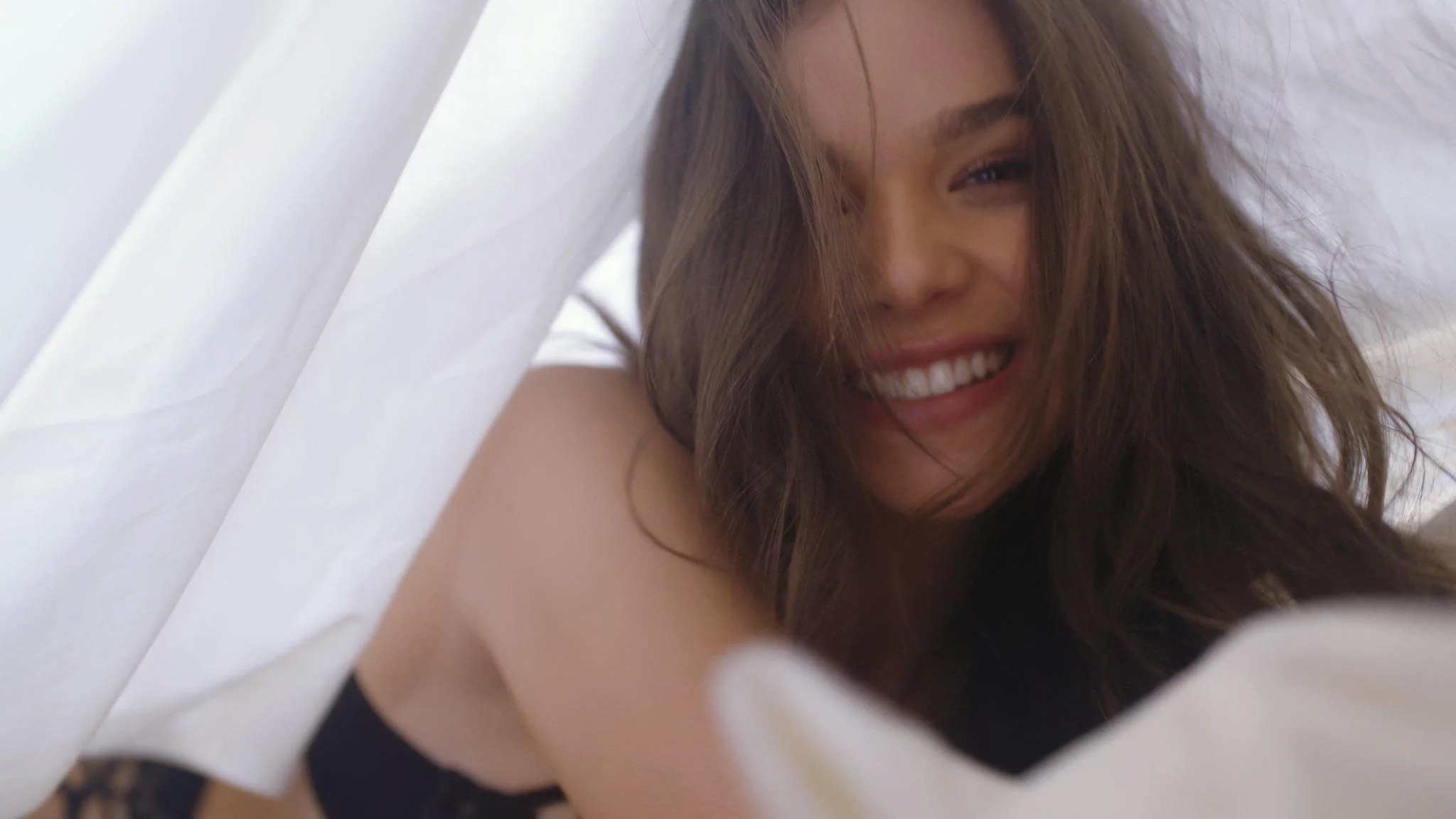 Hailee Steinfeld picture 2 of 4