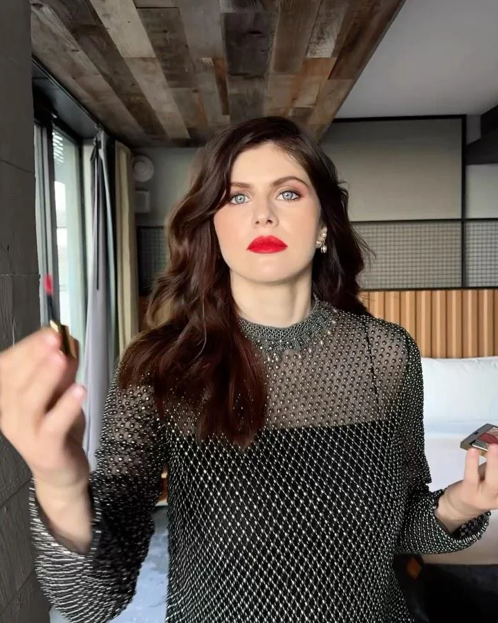 Alexandra Daddario picture 1 of 1