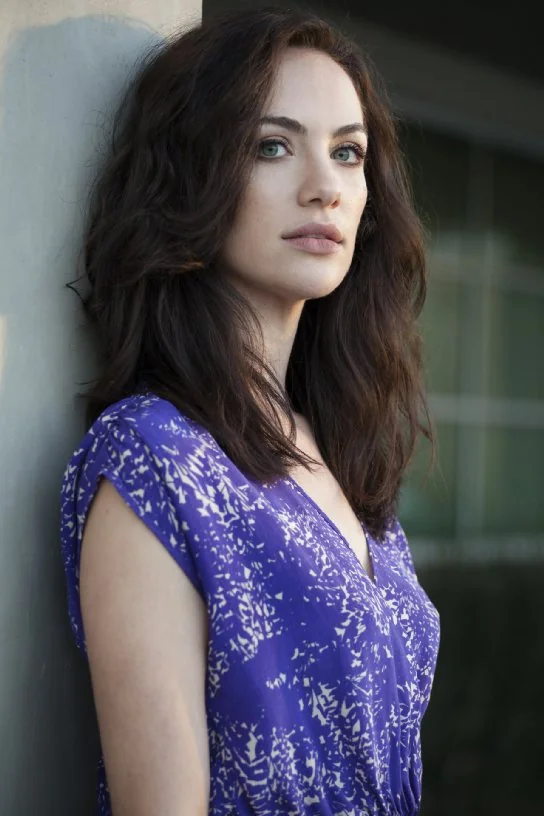 Kate Siegel picture 1 of 3