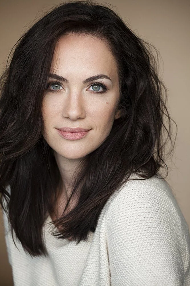 Kate Siegel picture 3 of 3