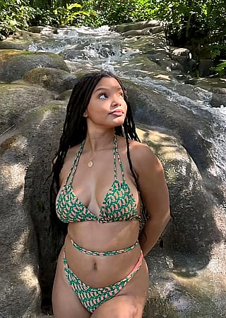 Halle Bailey'