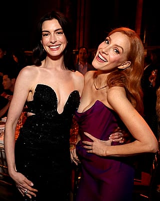 Anne Hathaway and Jessica Chastain'