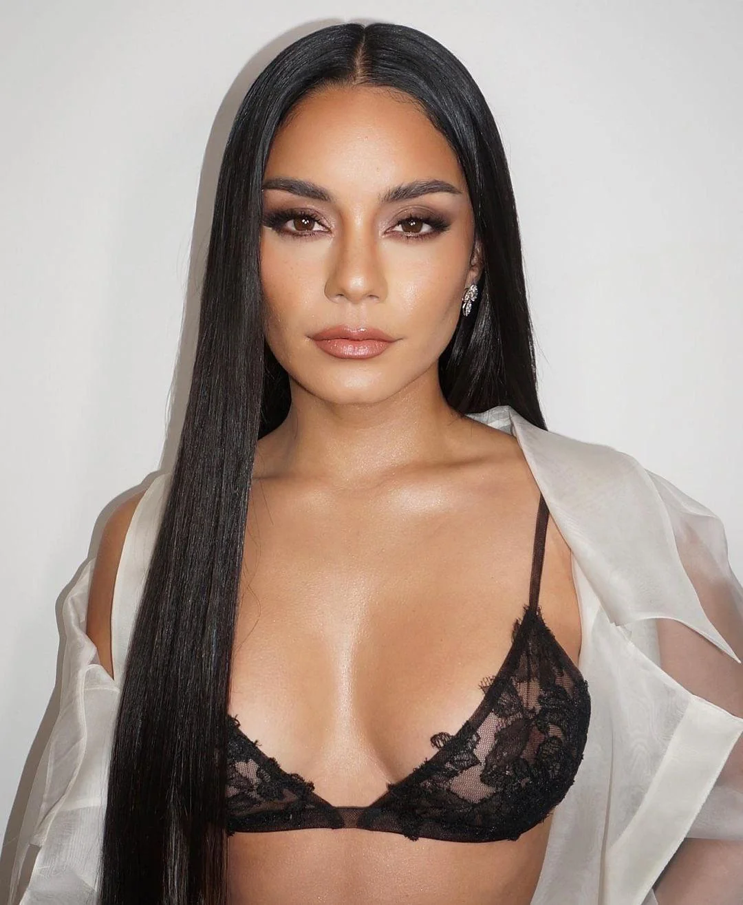 Vanessa Hudgens picture 1 of 1