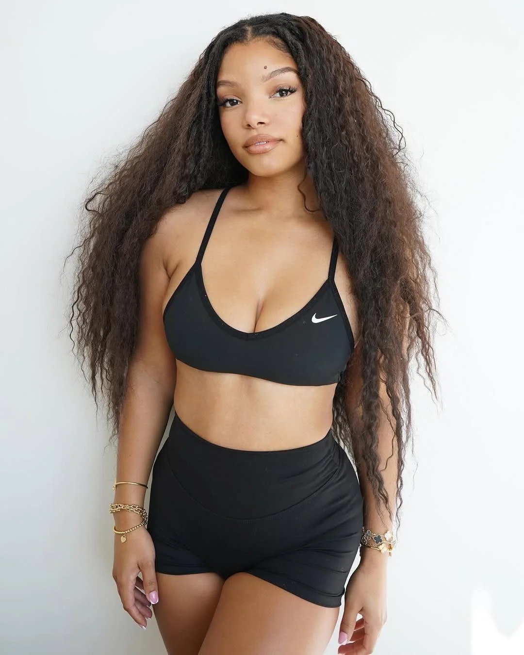 halle bailey picture 2 of 3