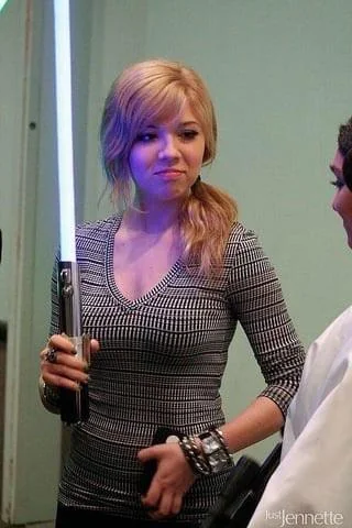 Jennette McCurdy picture 9 of 17