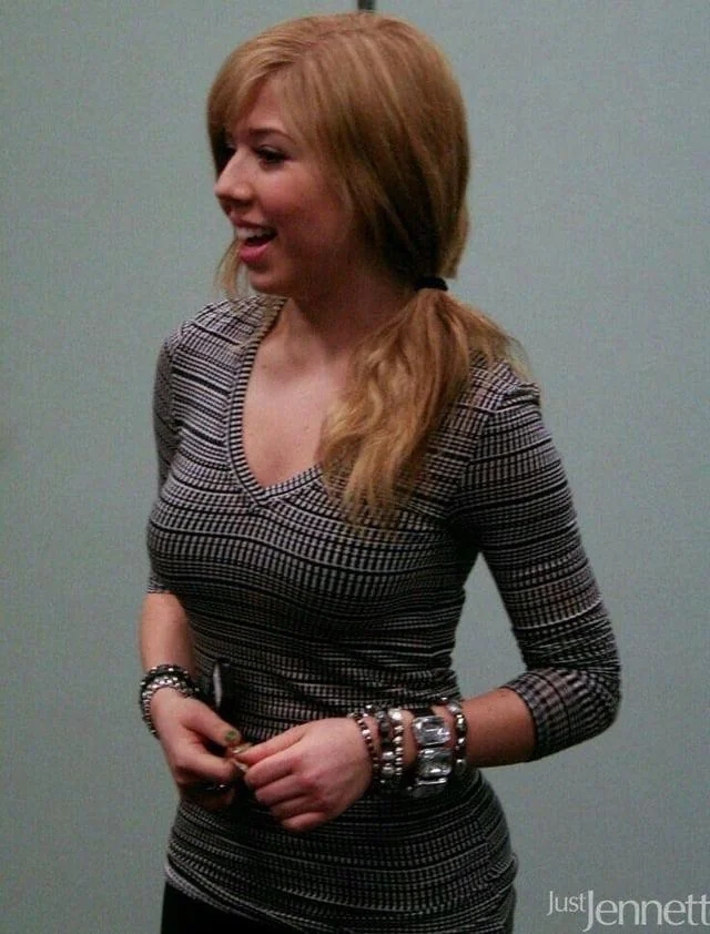 Jennette McCurdy picture 16 of 17