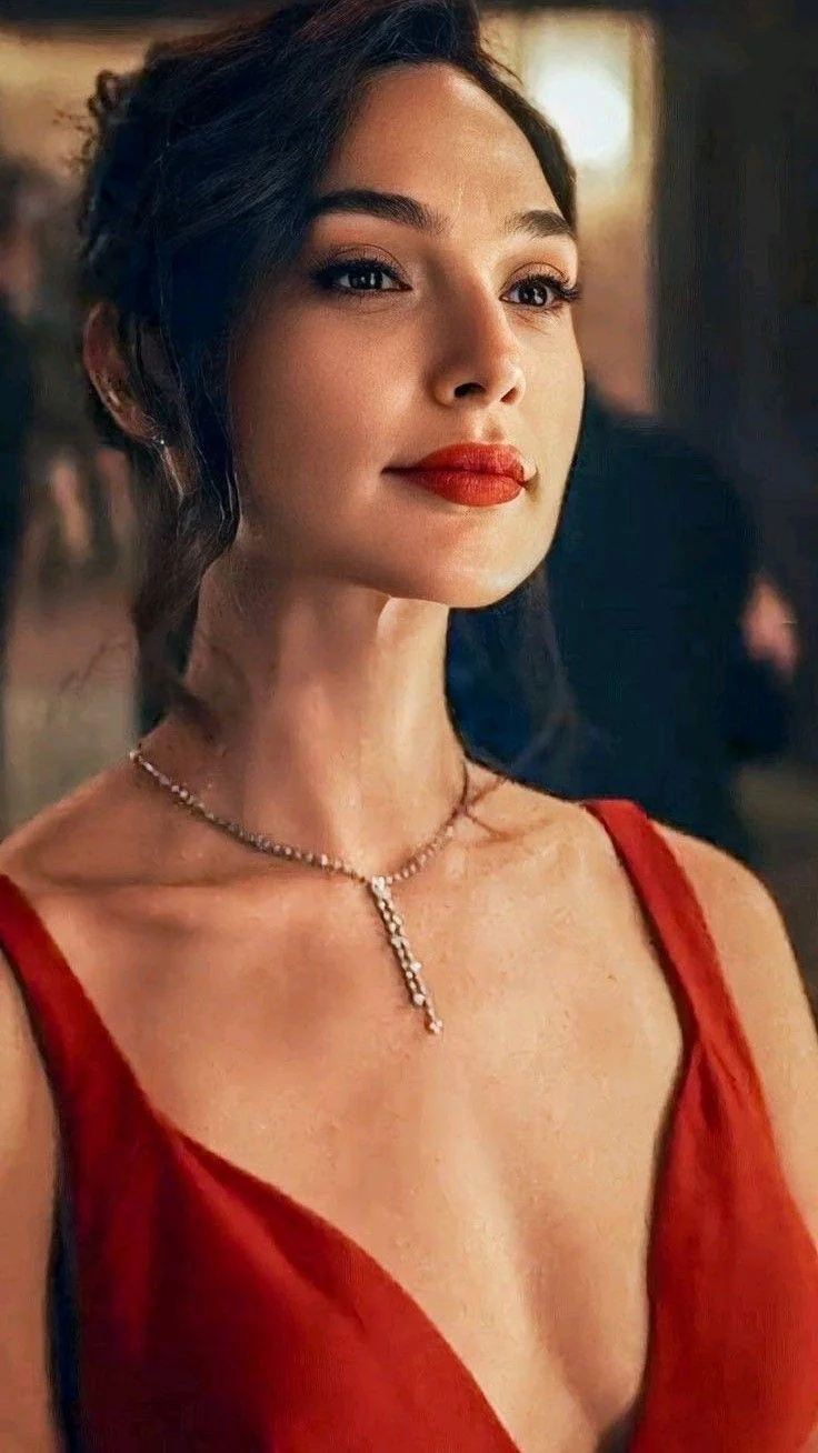 Gal Gadot picture 7 of 20