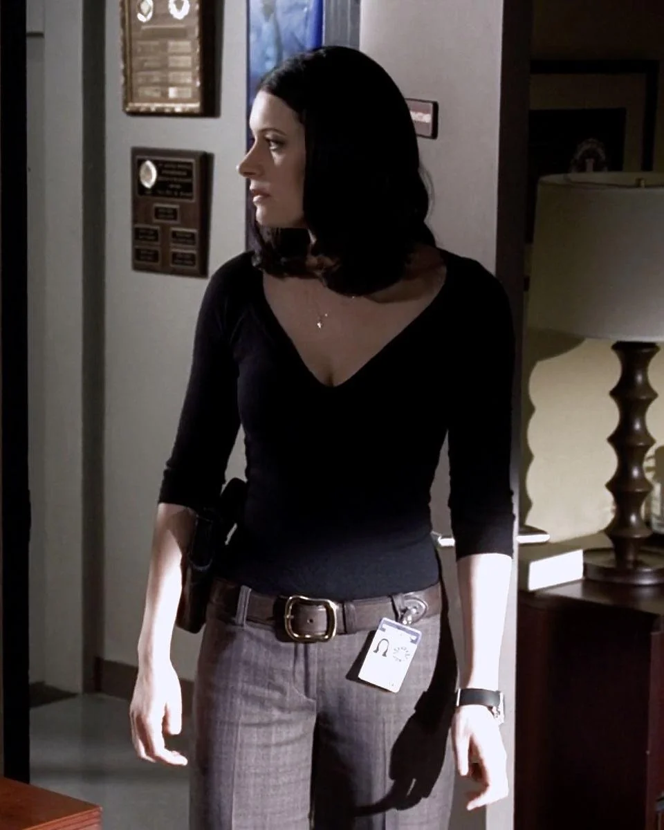 Paget Brewster picture 12 of 20