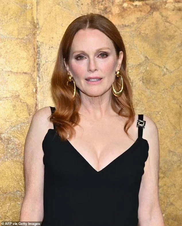 Julianne Moore picture 11 of 20