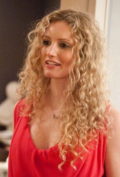 Suzannah Lipscomb picture 1 of 1