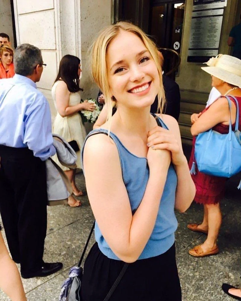 Elizabeth Lail picture 17 of 20