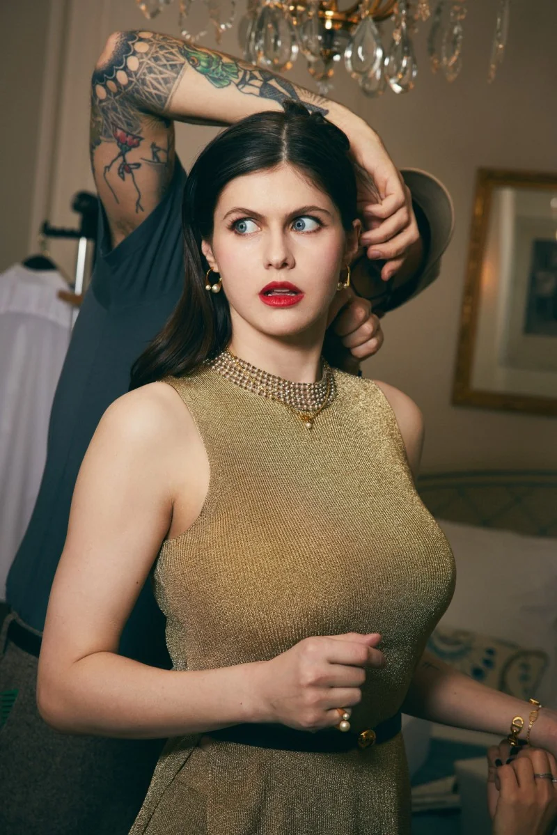 Alexandra Daddario picture 2 of 3