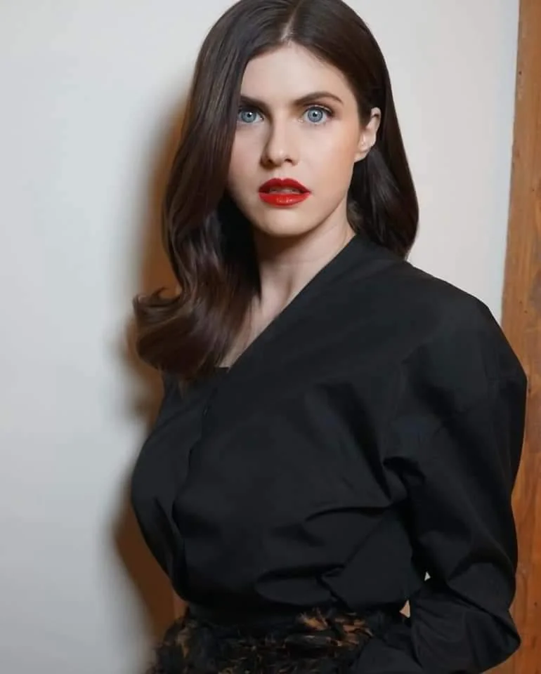 Alexandra Daddario picture 1 of 1