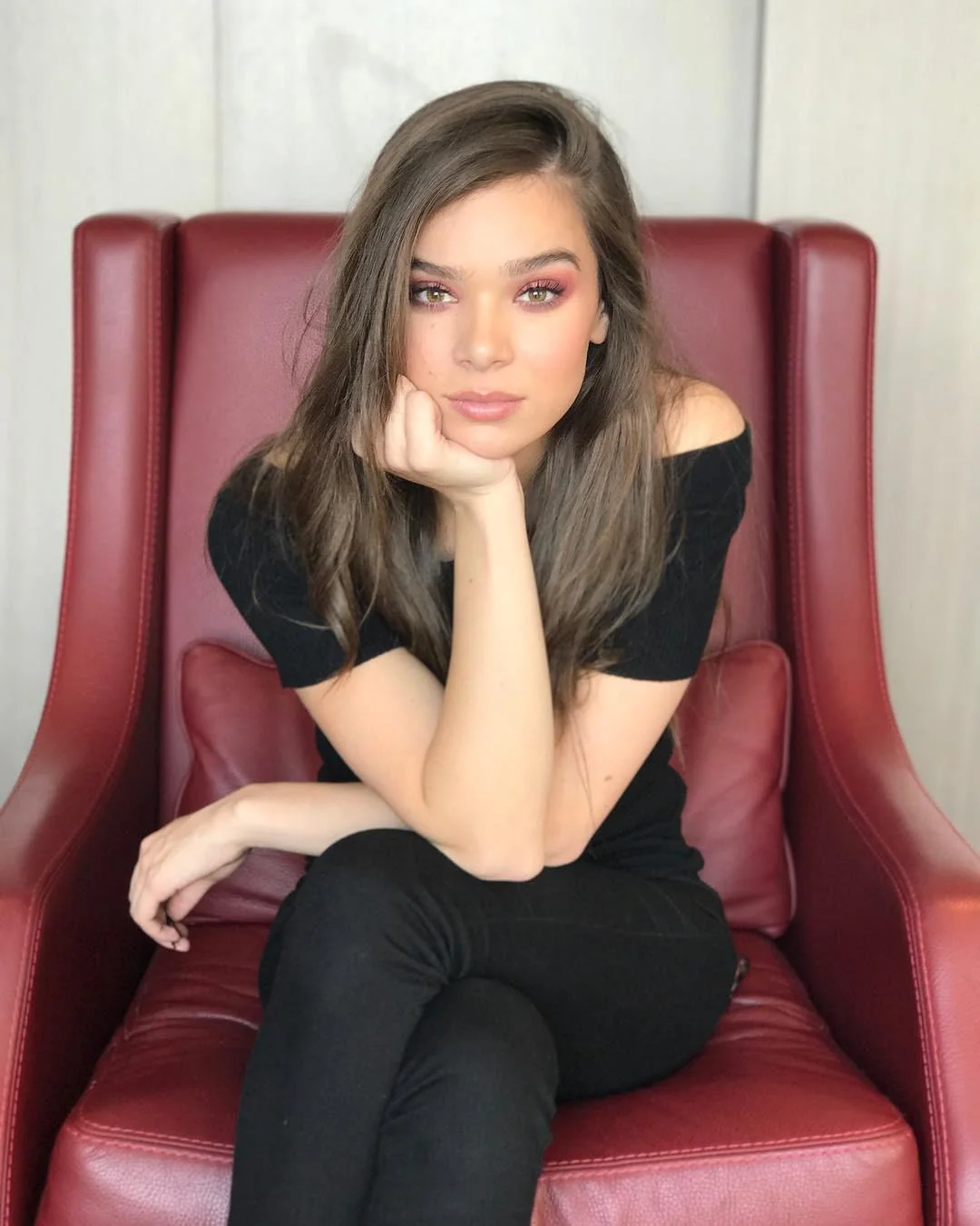 Kendall Jenner Or Hailee Steinfeld picture 10 of 12