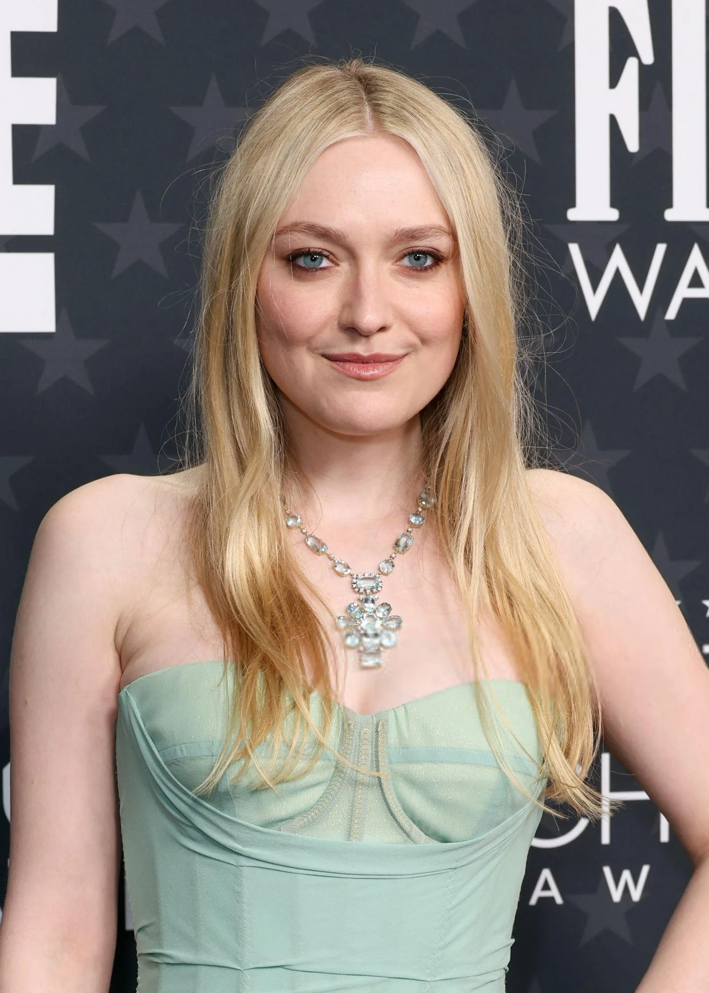 Dakota Fanning picture 1 of 1